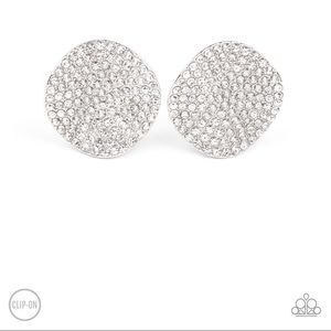 Lunch at the Louvre White